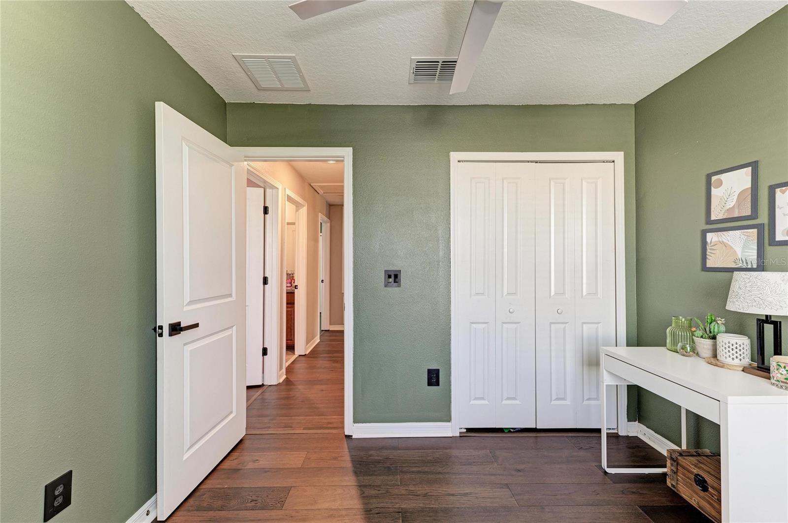 Image 34 of 48 For 17112 Yellow Pine Street