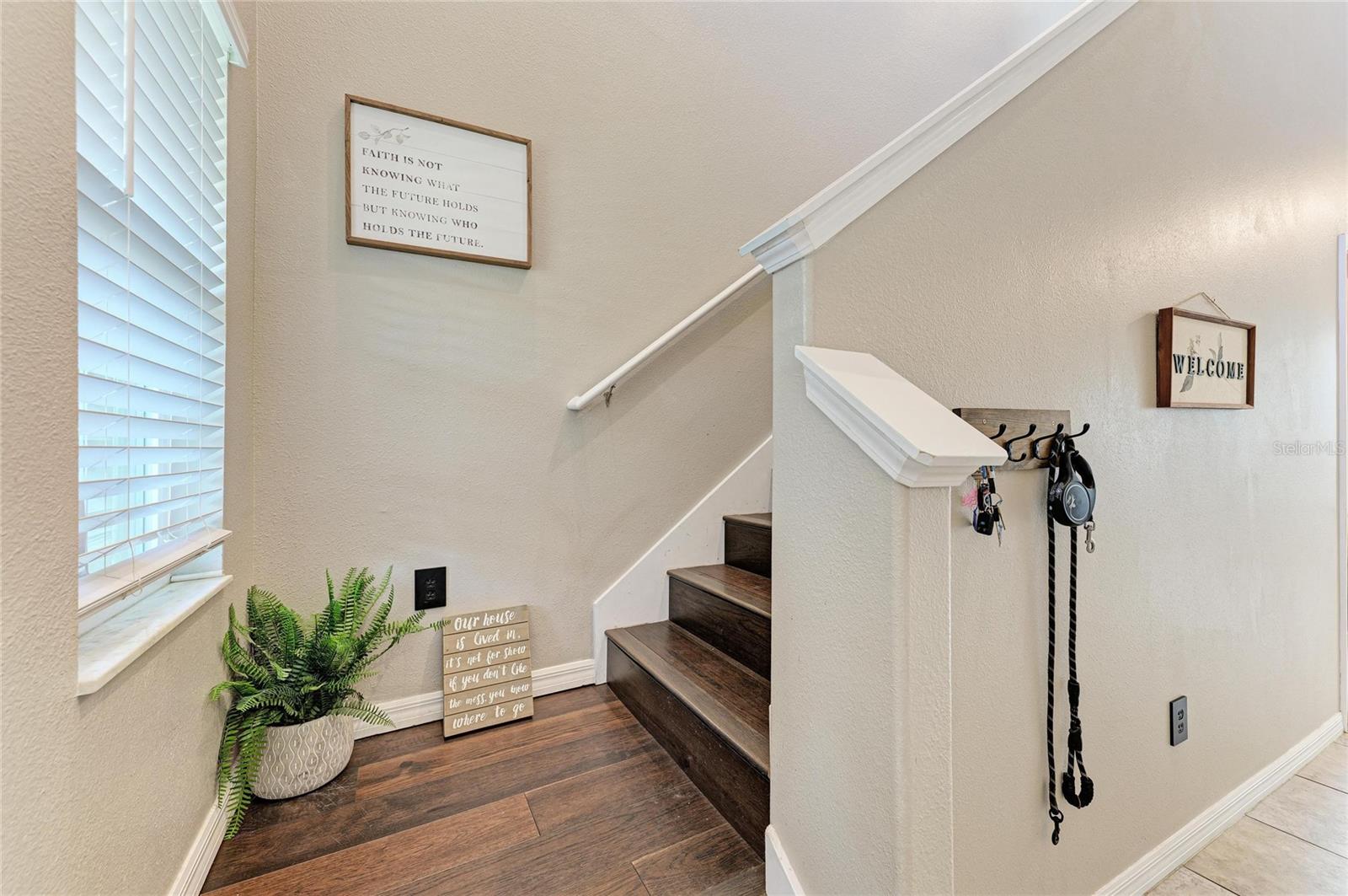 Image 6 of 48 For 17112 Yellow Pine Street