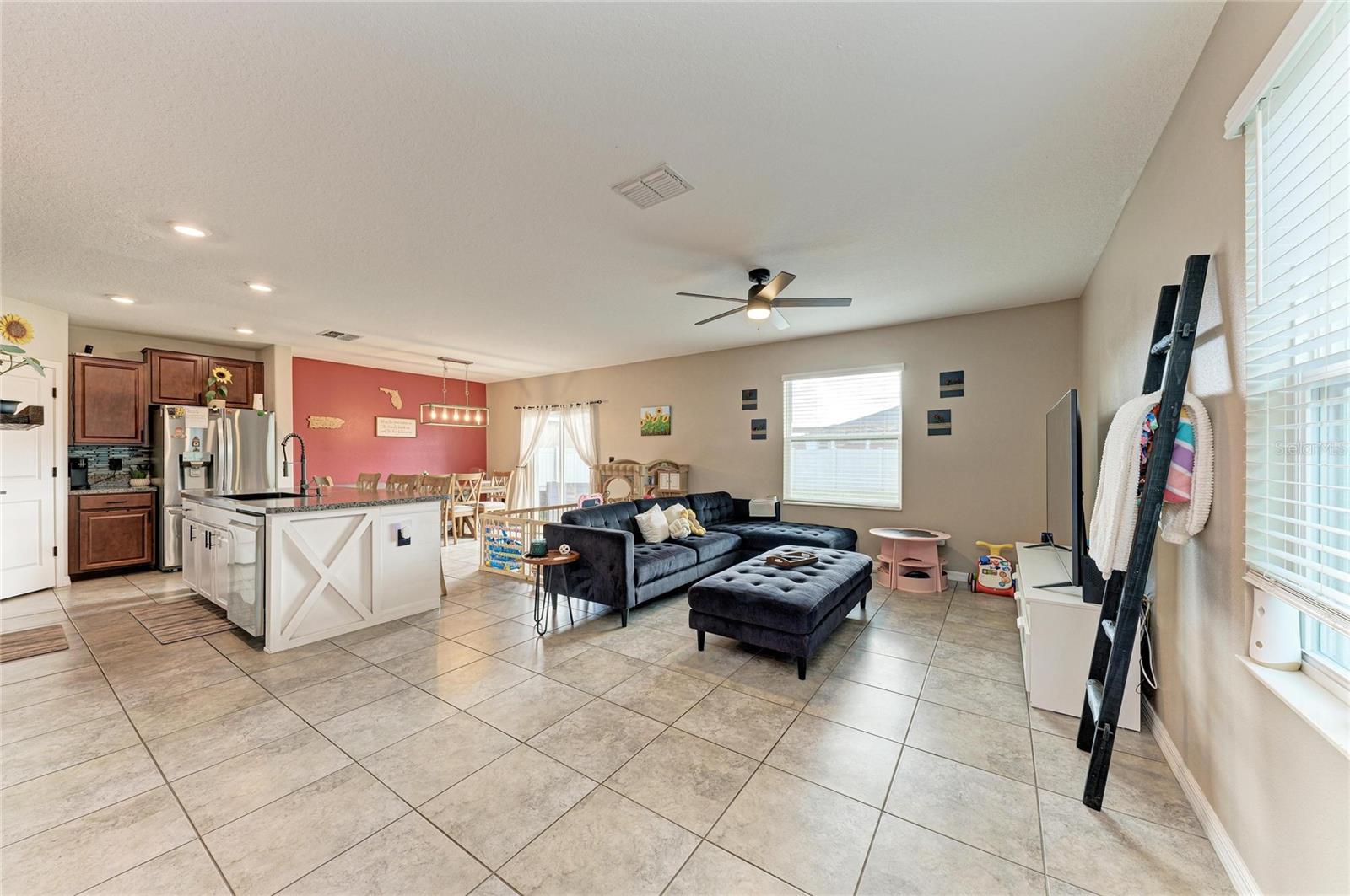 Image 9 of 48 For 17112 Yellow Pine Street