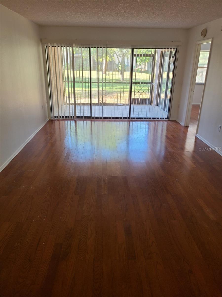 Image 12 of 25 For 5647 Summer Side Lane 41a