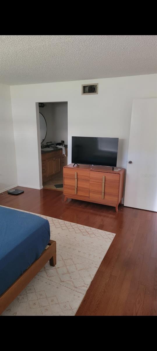 Image 20 of 25 For 5647 Summer Side Lane 41a