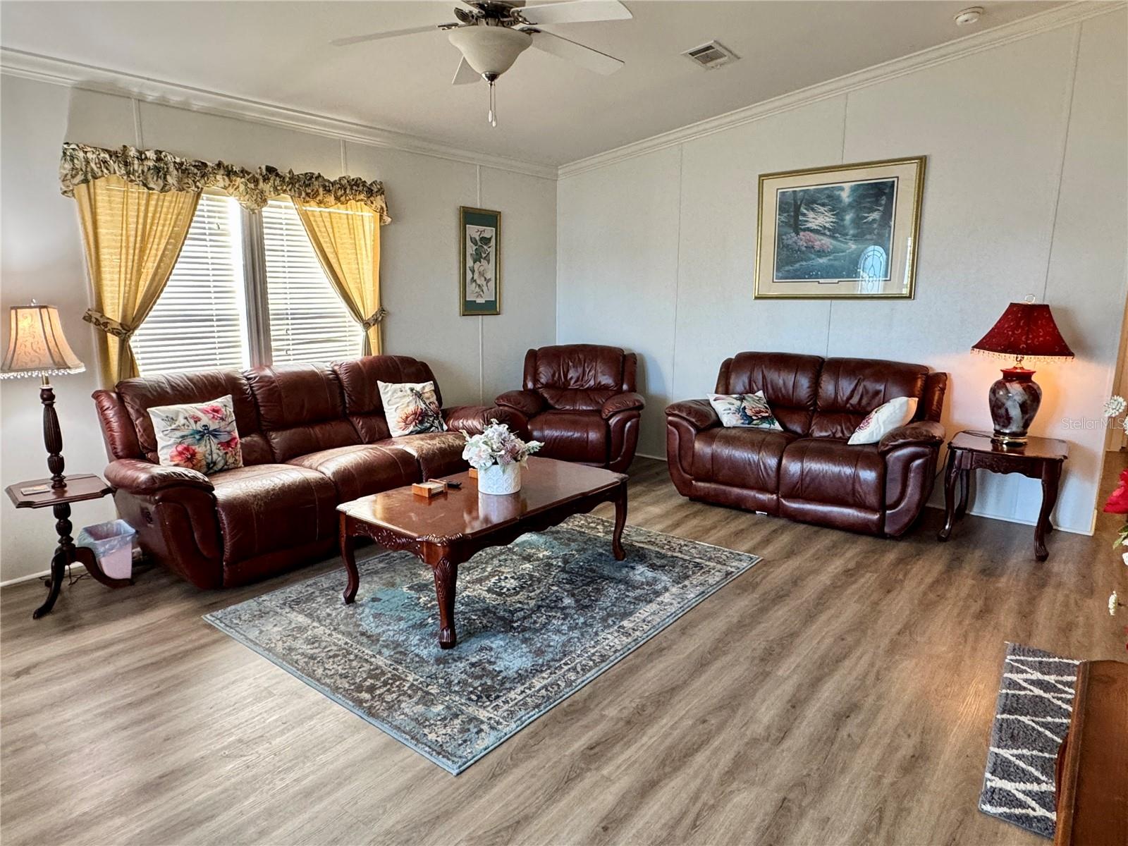 Image 4 of 31 For 1007 50th Avenue W