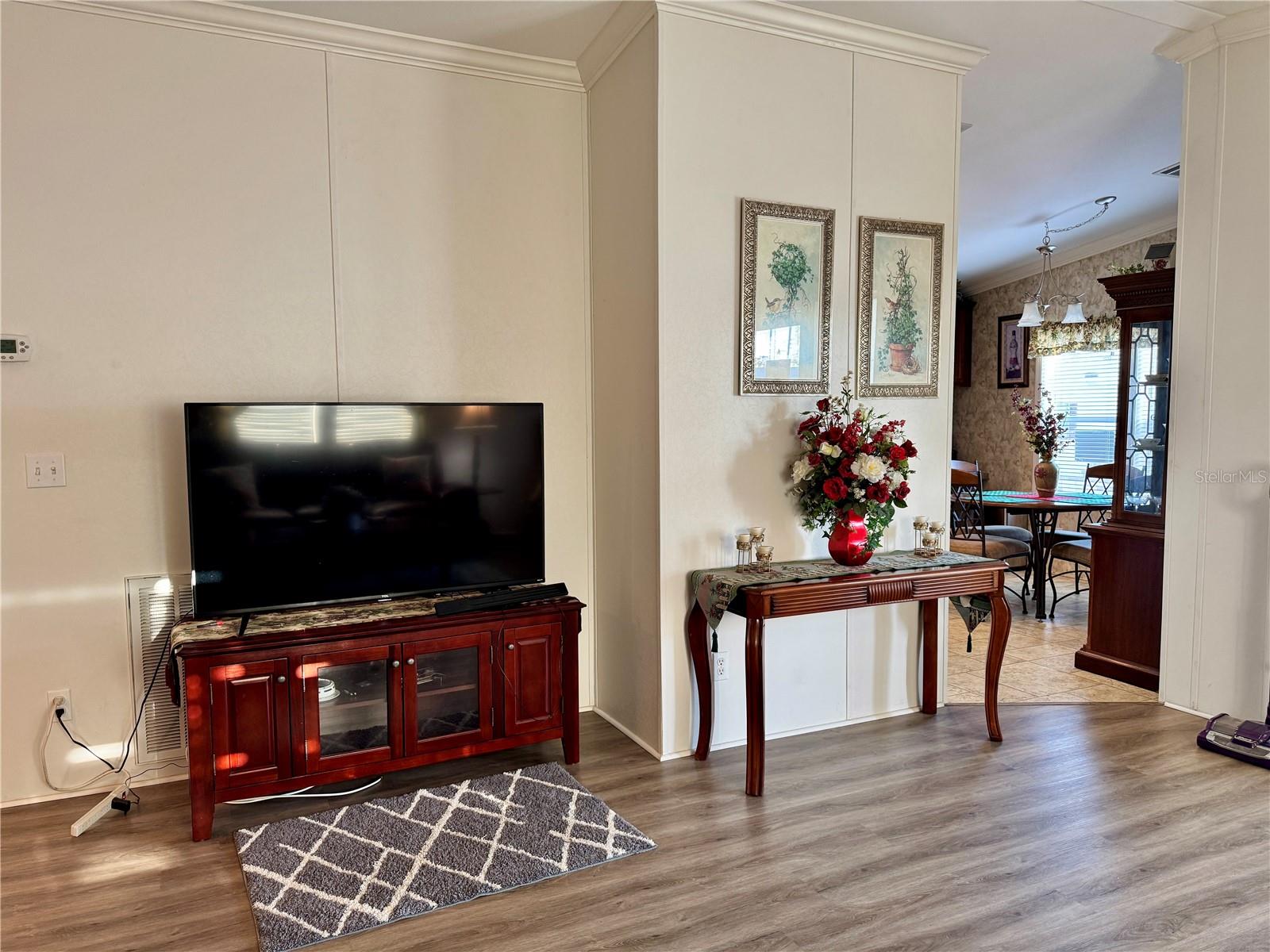 Image 6 of 31 For 1007 50th Avenue W