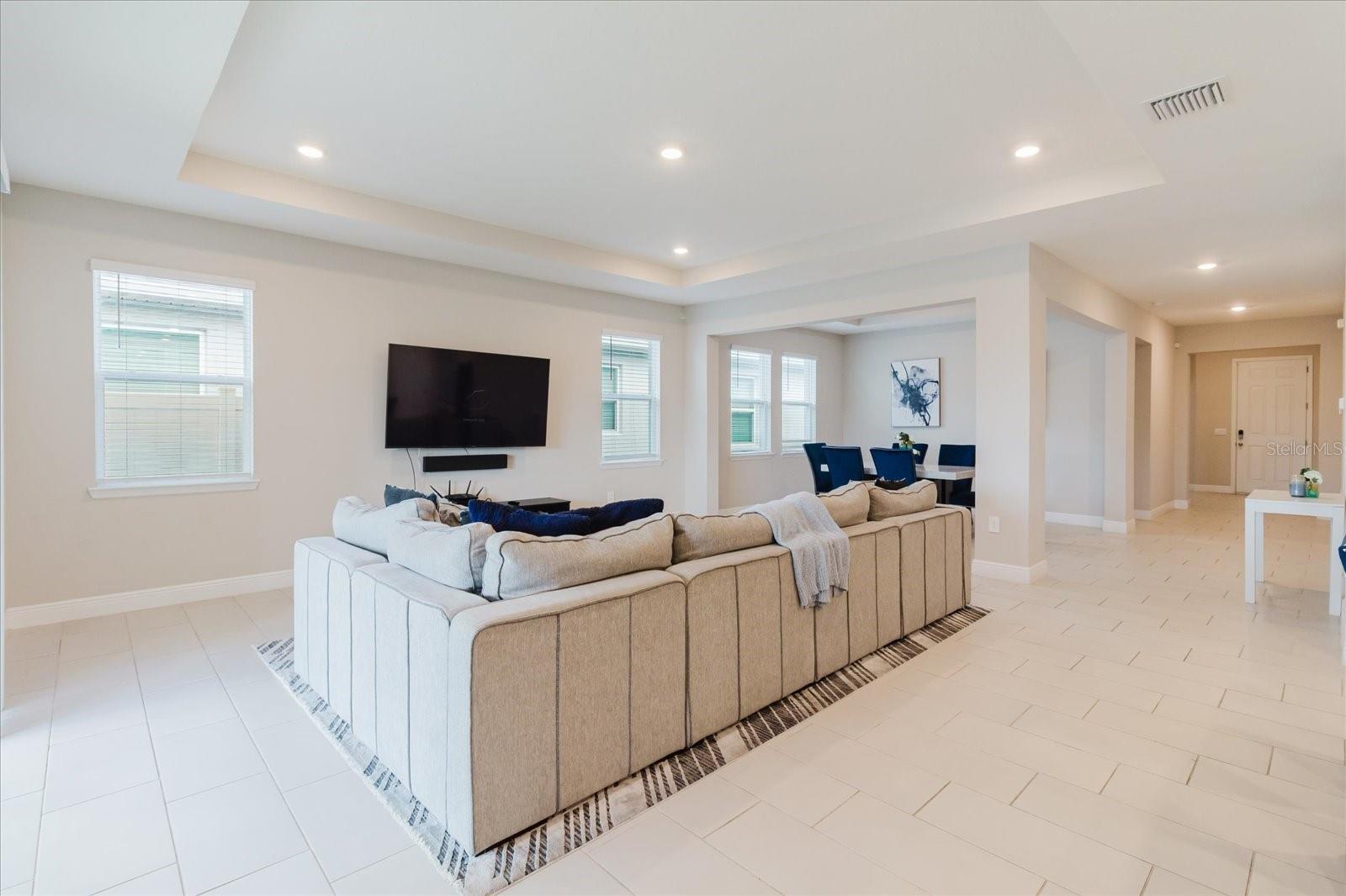 Image 17 of 76 For 17544 Cantarina Cove