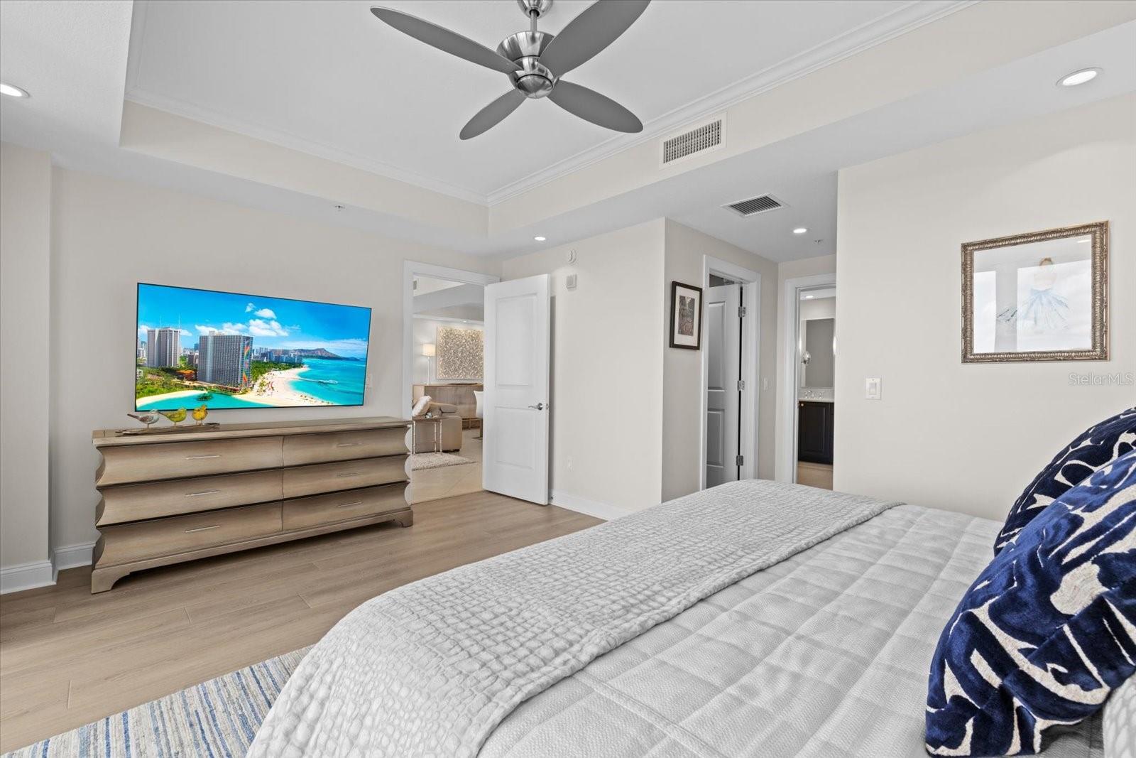 Image 23 of 100 For 1660 Summerhouse Lane 402