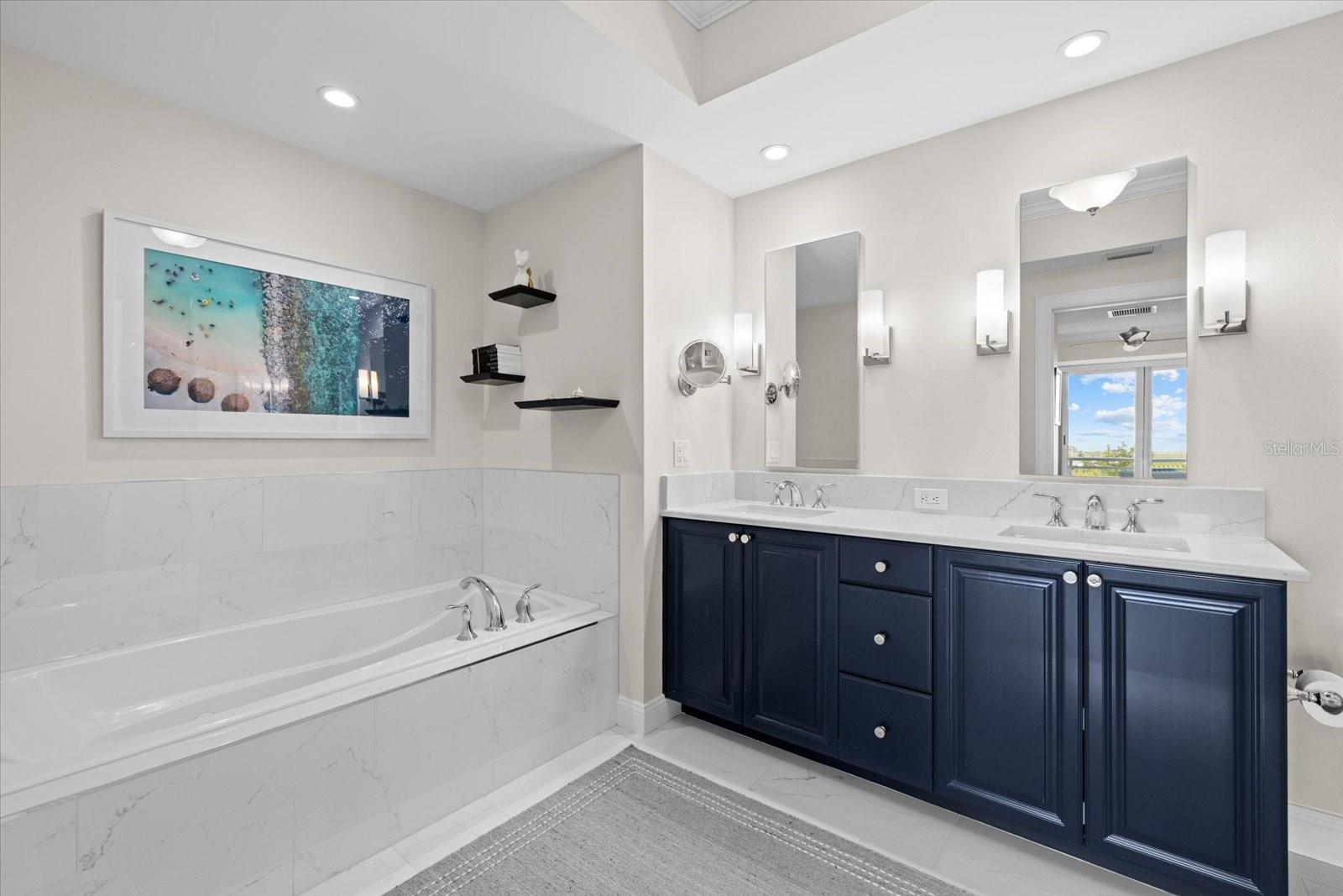 Image 26 of 100 For 1660 Summerhouse Lane 402