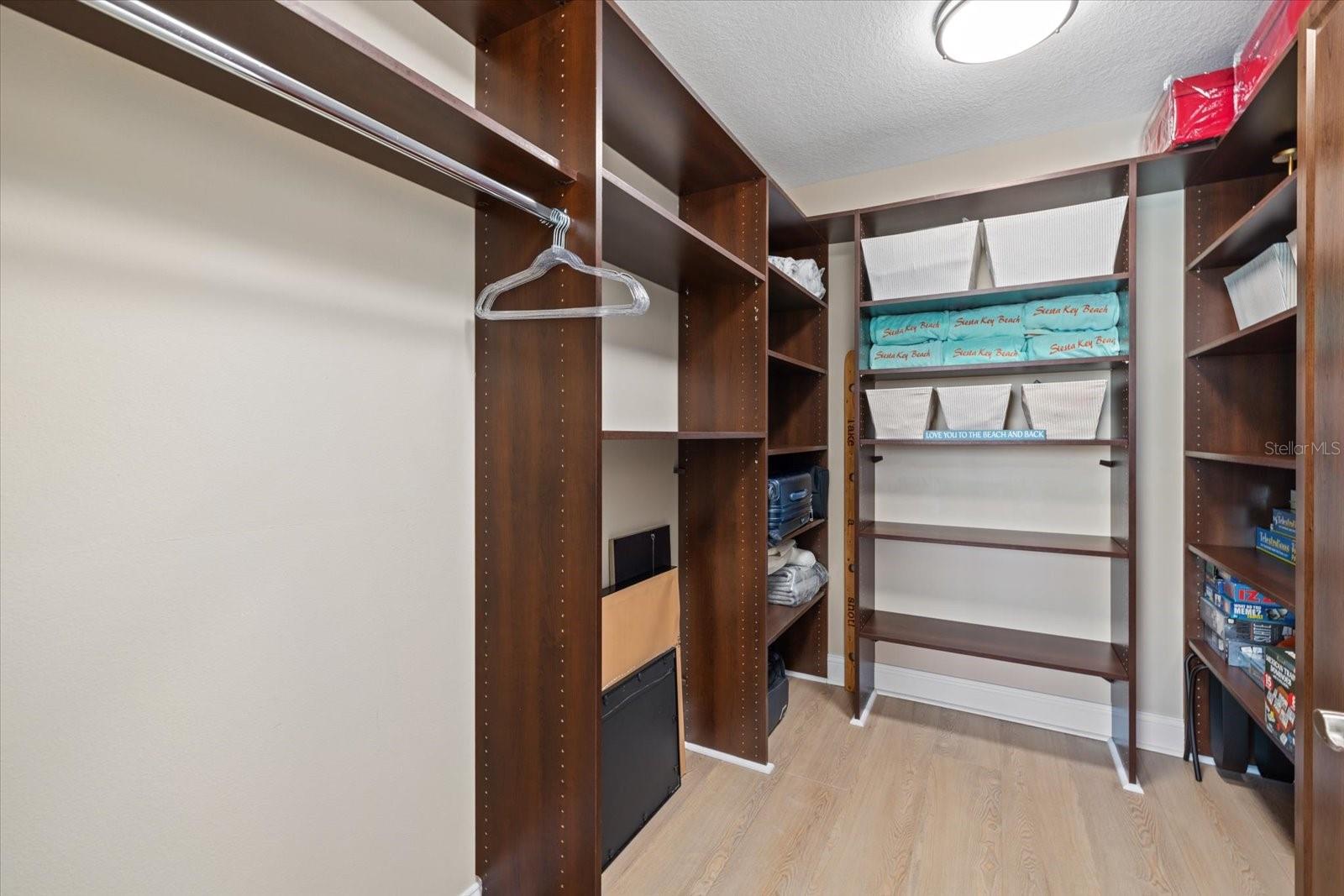 Image 32 of 100 For 1660 Summerhouse Lane 402