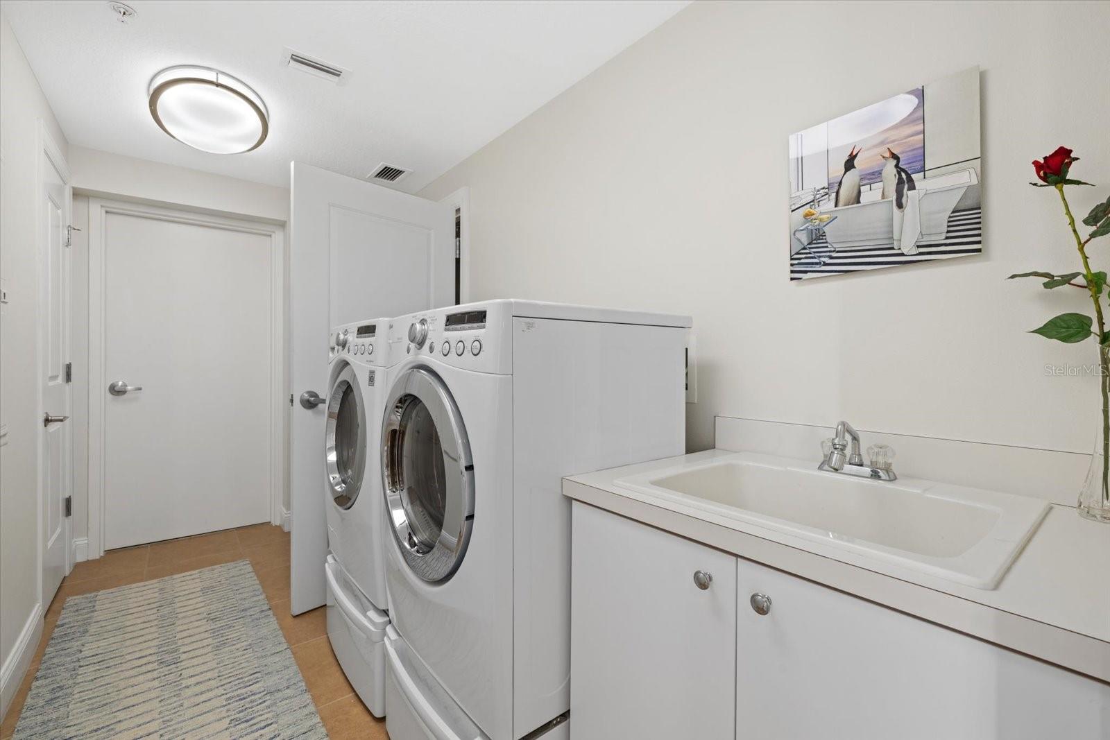 Image 39 of 100 For 1660 Summerhouse Lane 402