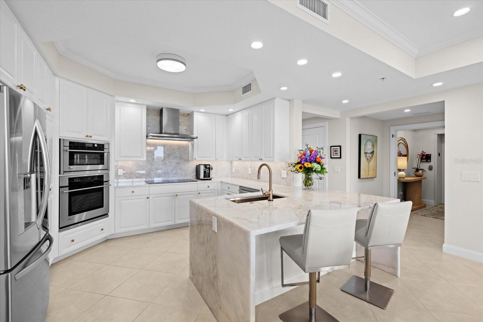 Image 5 of 100 For 1660 Summerhouse Lane 402