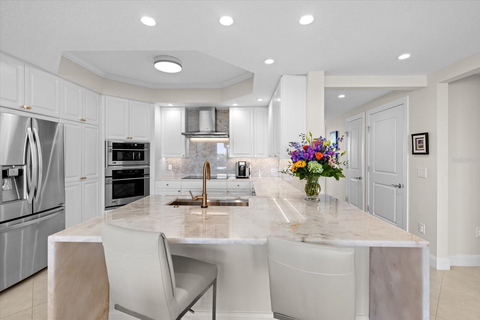 Image 7 of 100 For 1660 Summerhouse Lane 402