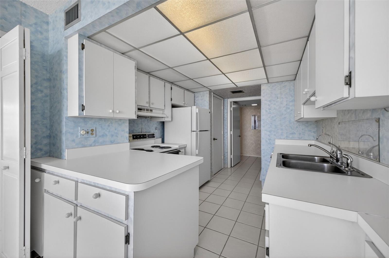 Image 22 of 32 For 1111 Gulfstream Avenue 16d