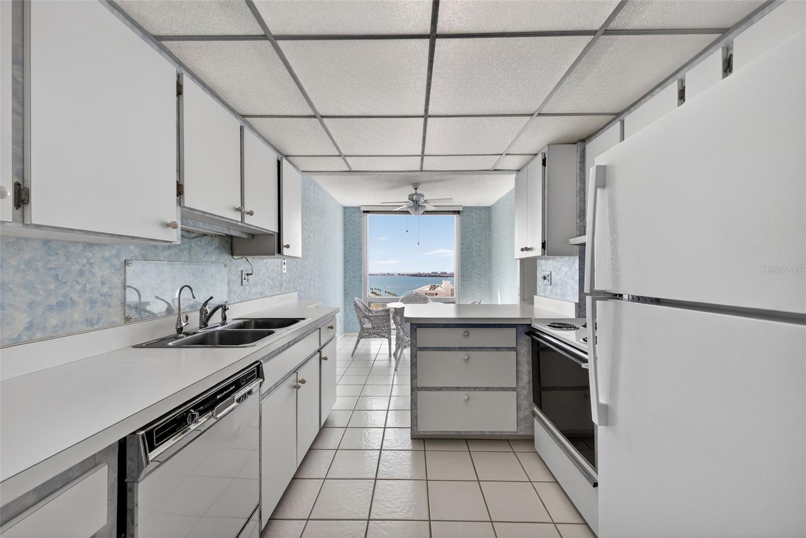 Image 23 of 32 For 1111 Gulfstream Avenue 16d