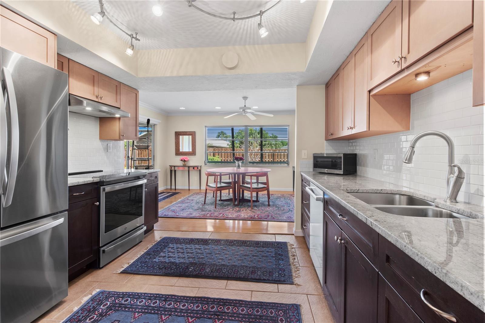 Image 9 of 48 For 7926 Cypress Lake Drive