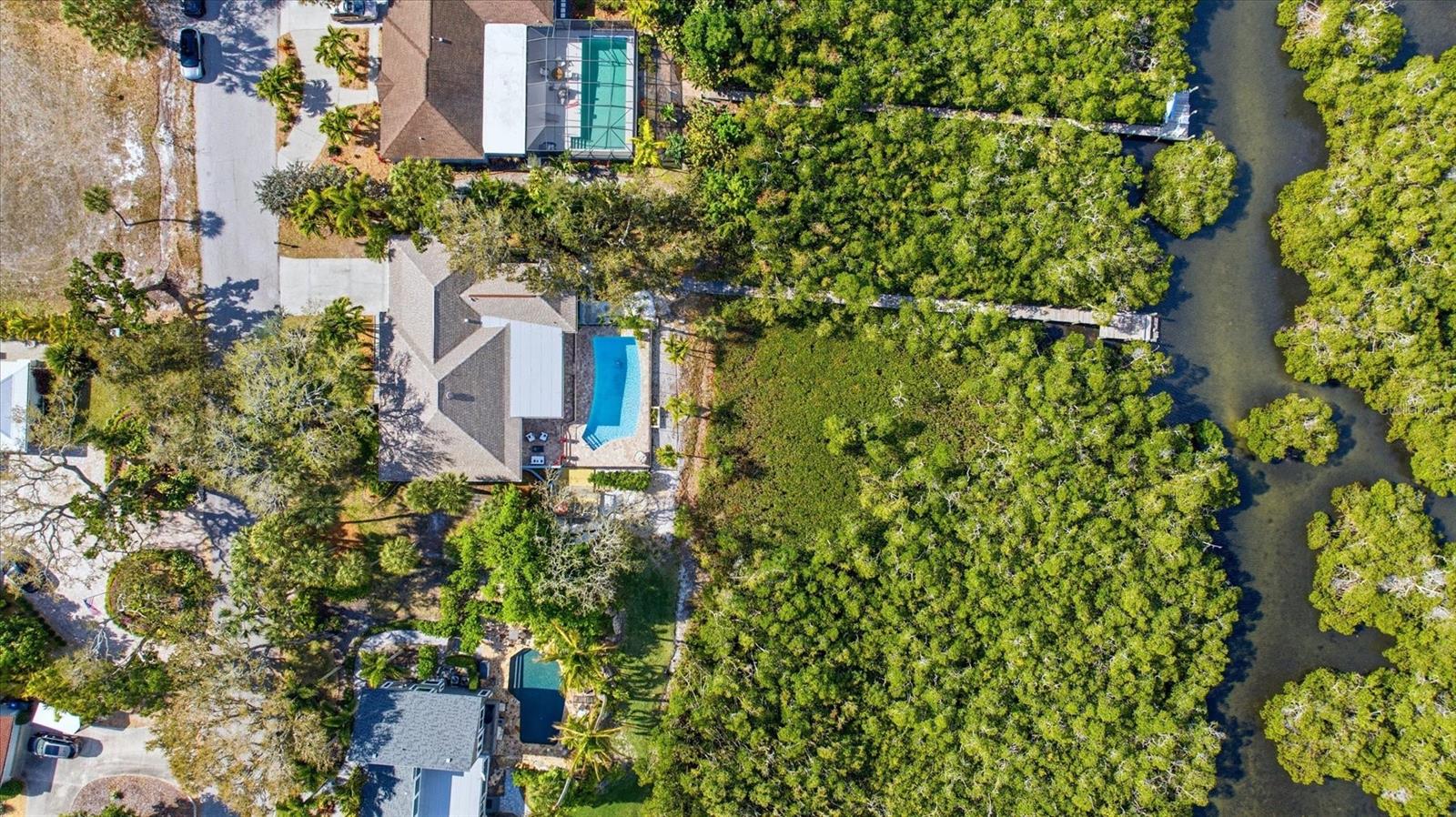 Details for 700 Tropical Circle, SARASOTA, FL 34242