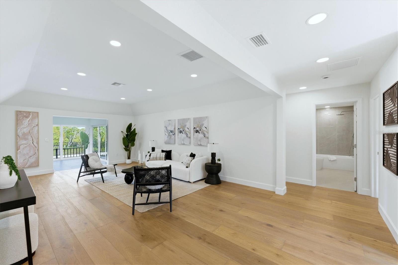 Listing photo id 8 for 700 Tropical Circle