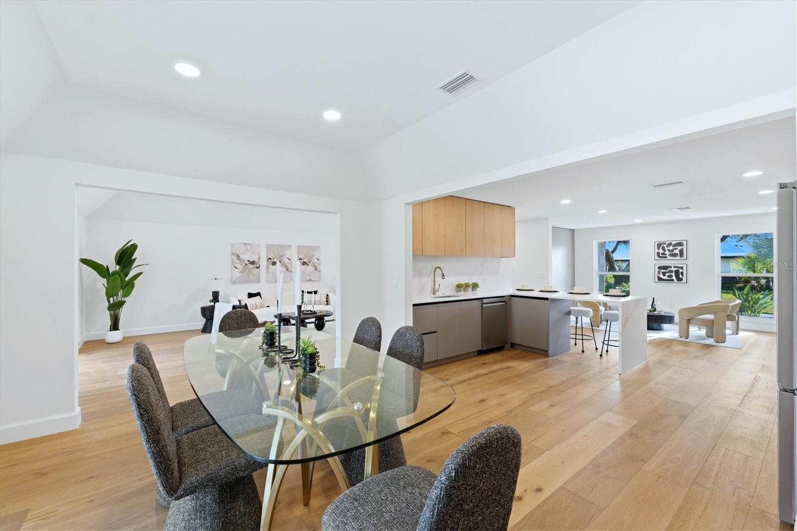 Listing photo id 12 for 700 Tropical Circle