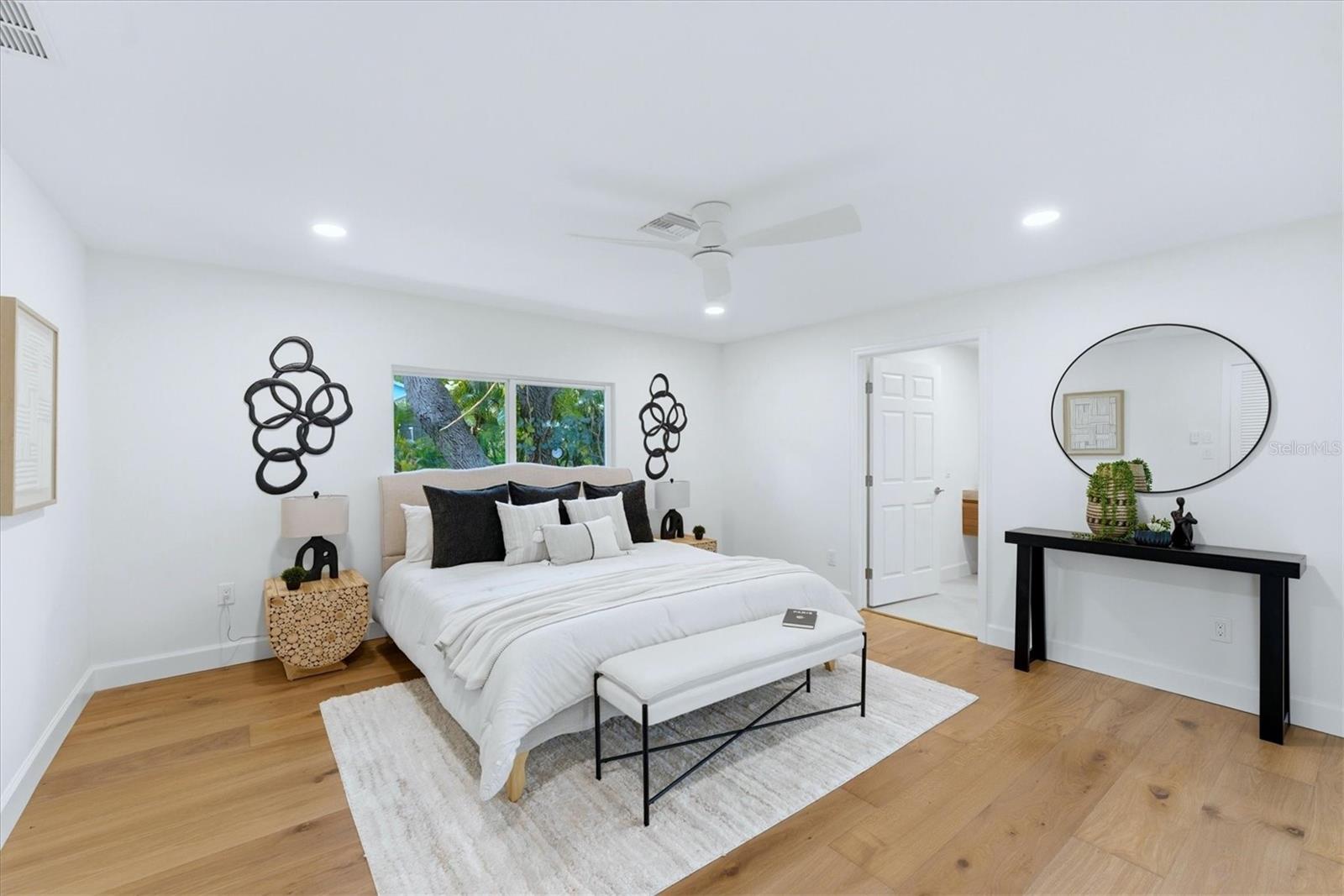 Listing photo id 18 for 700 Tropical Circle