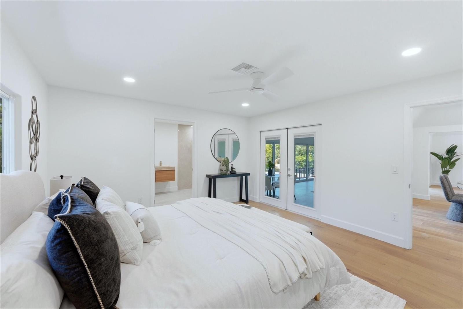 Listing photo id 19 for 700 Tropical Circle