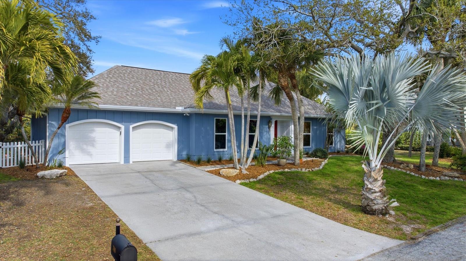 Listing photo id 33 for 700 Tropical Circle