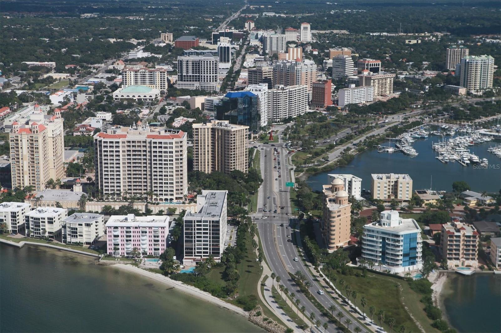 Listing photo id 37 for 700 Tropical Circle