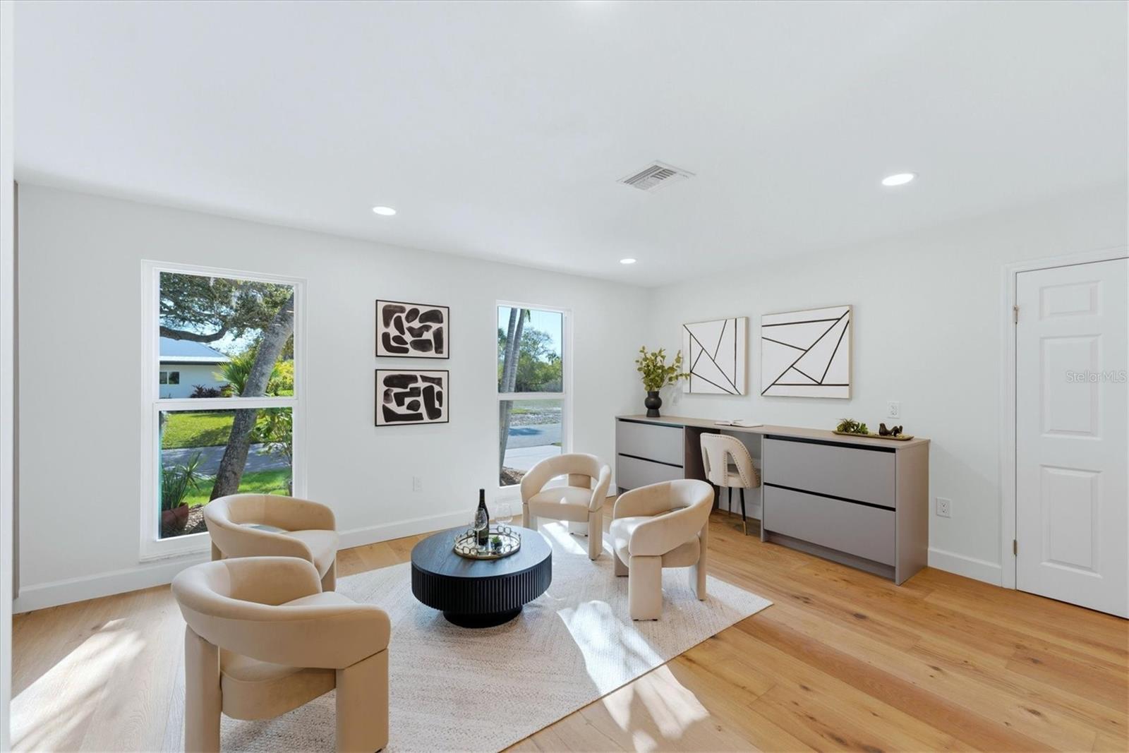 Listing photo id 6 for 700 Tropical Circle