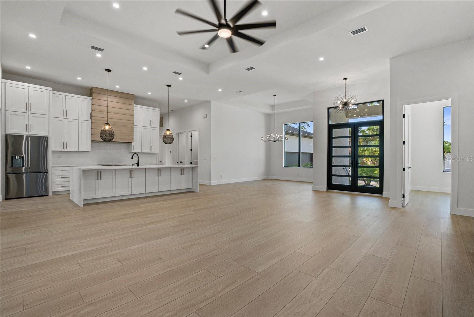 Image 10 of 38 For 1605 Landfall Drive