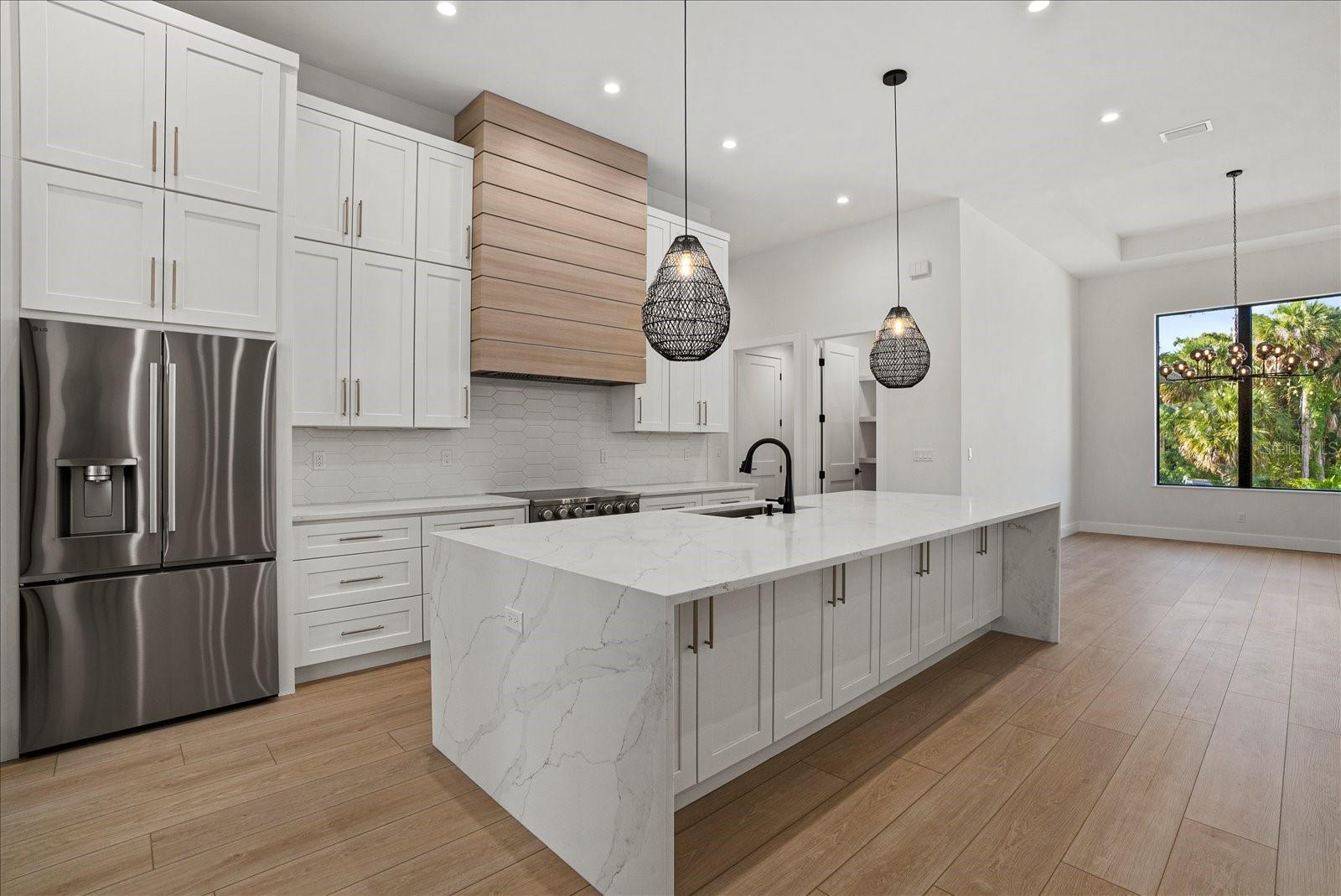 Image 11 of 38 For 1605 Landfall Drive