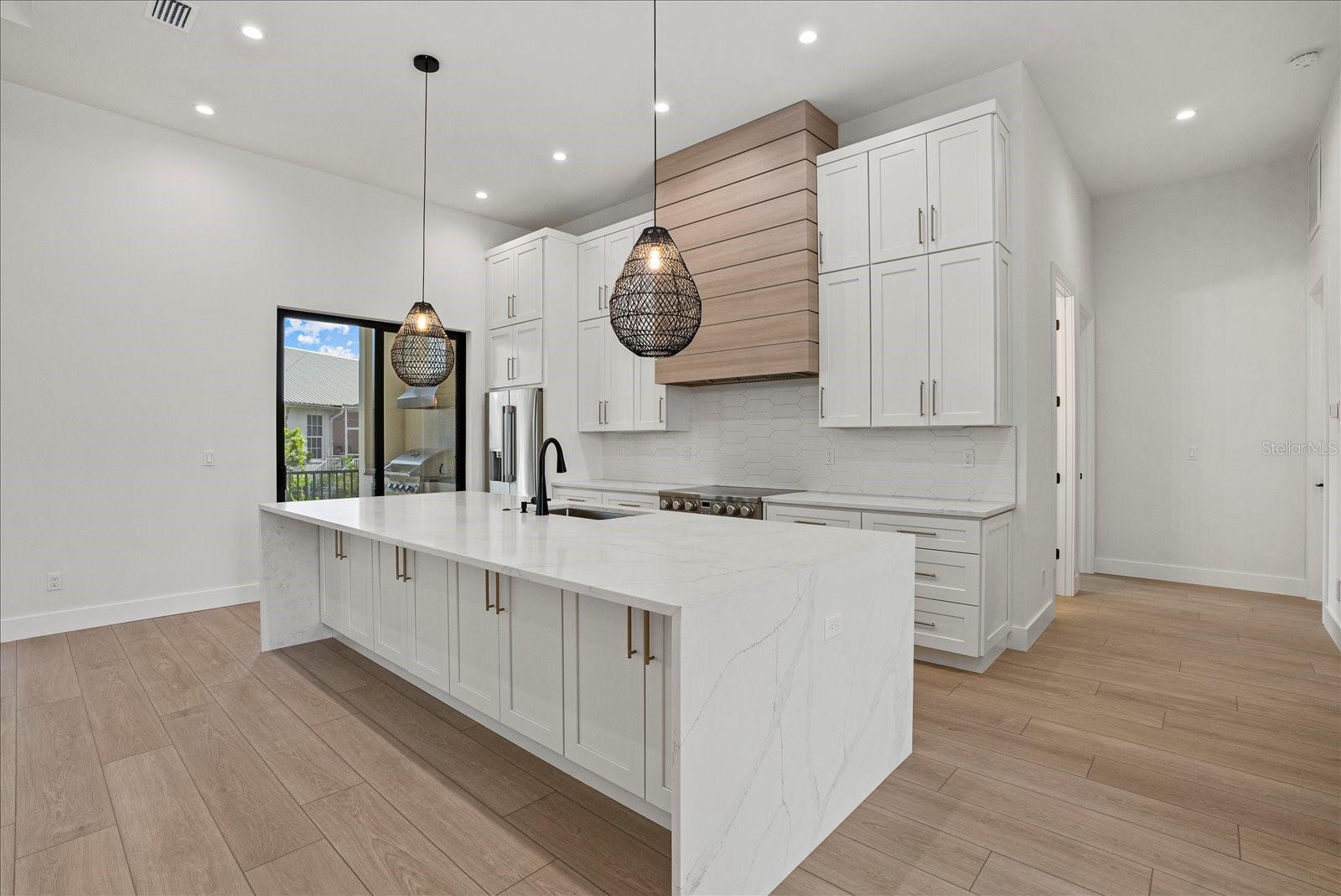 Image 12 of 38 For 1605 Landfall Drive