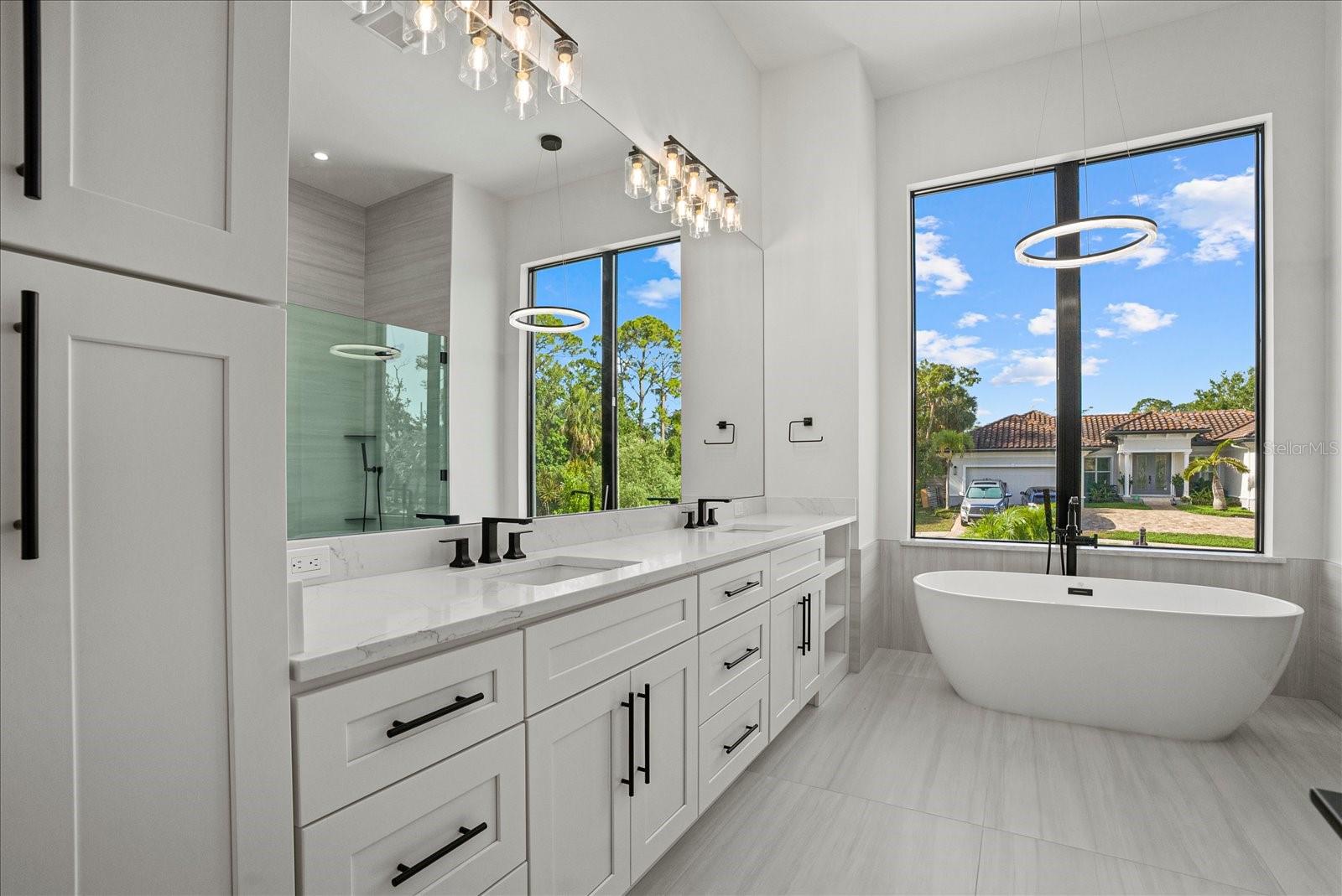 Image 19 of 38 For 1605 Landfall Drive