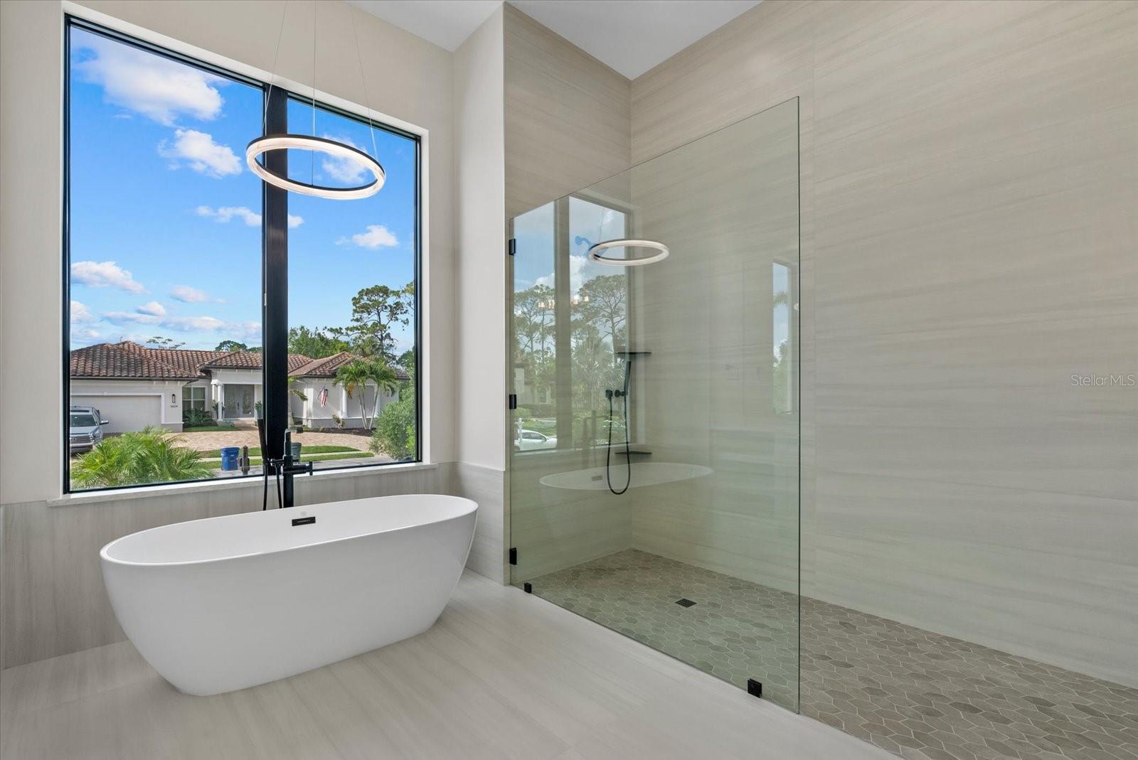 Image 21 of 38 For 1605 Landfall Drive