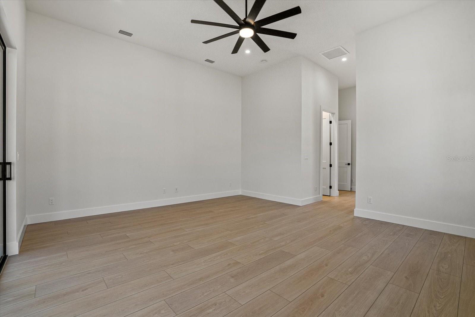 Image 24 of 38 For 1605 Landfall Drive