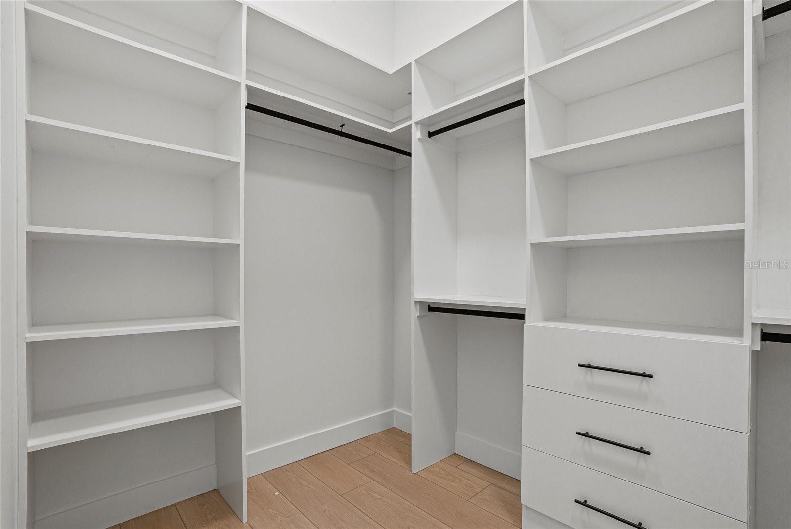 Image 25 of 38 For 1605 Landfall Drive