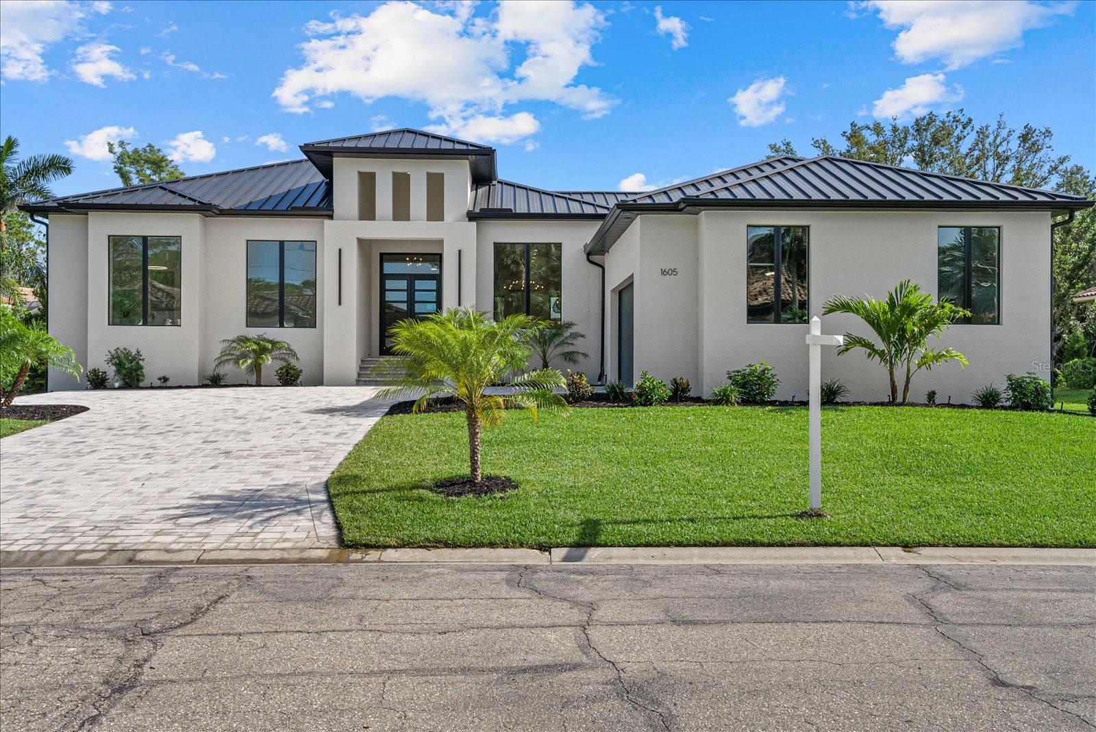 Image 3 of 38 For 1605 Landfall Drive