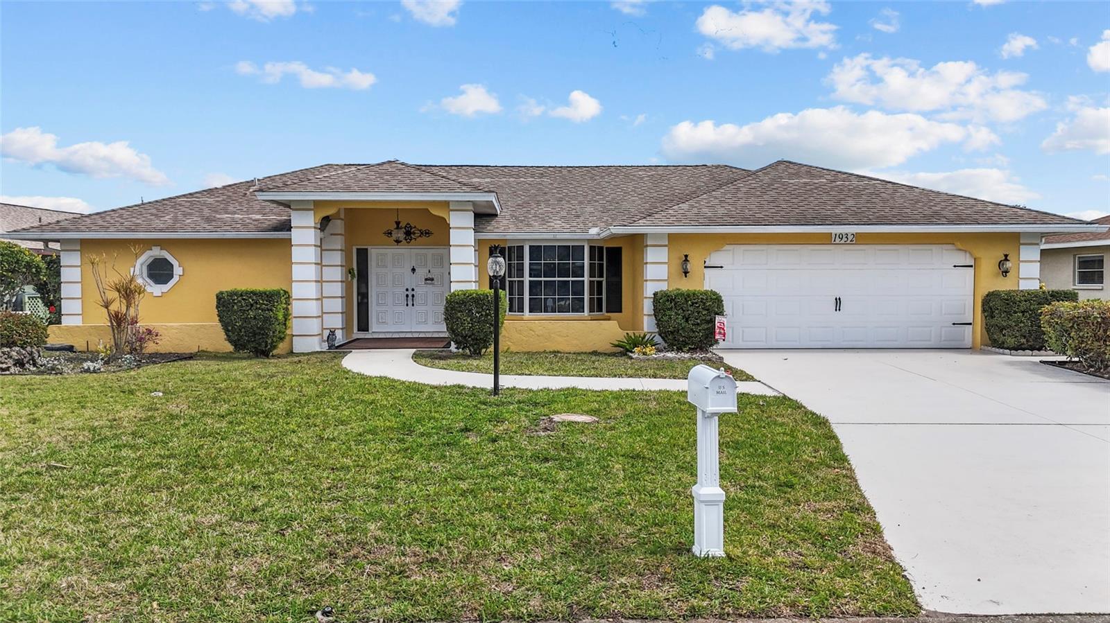 Details for 1932 Pebble Beach Court, VENICE, FL 34293
