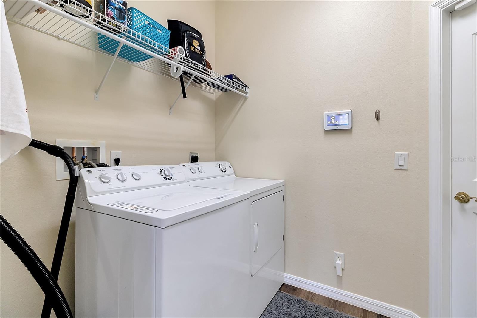 Image 23 of 55 For 2275 Homestead Circle