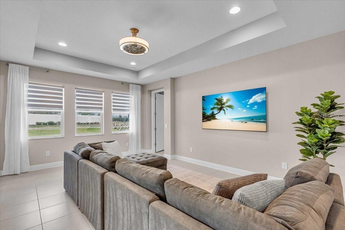 Image 16 of 70 For 17502 Savory Mist Circle