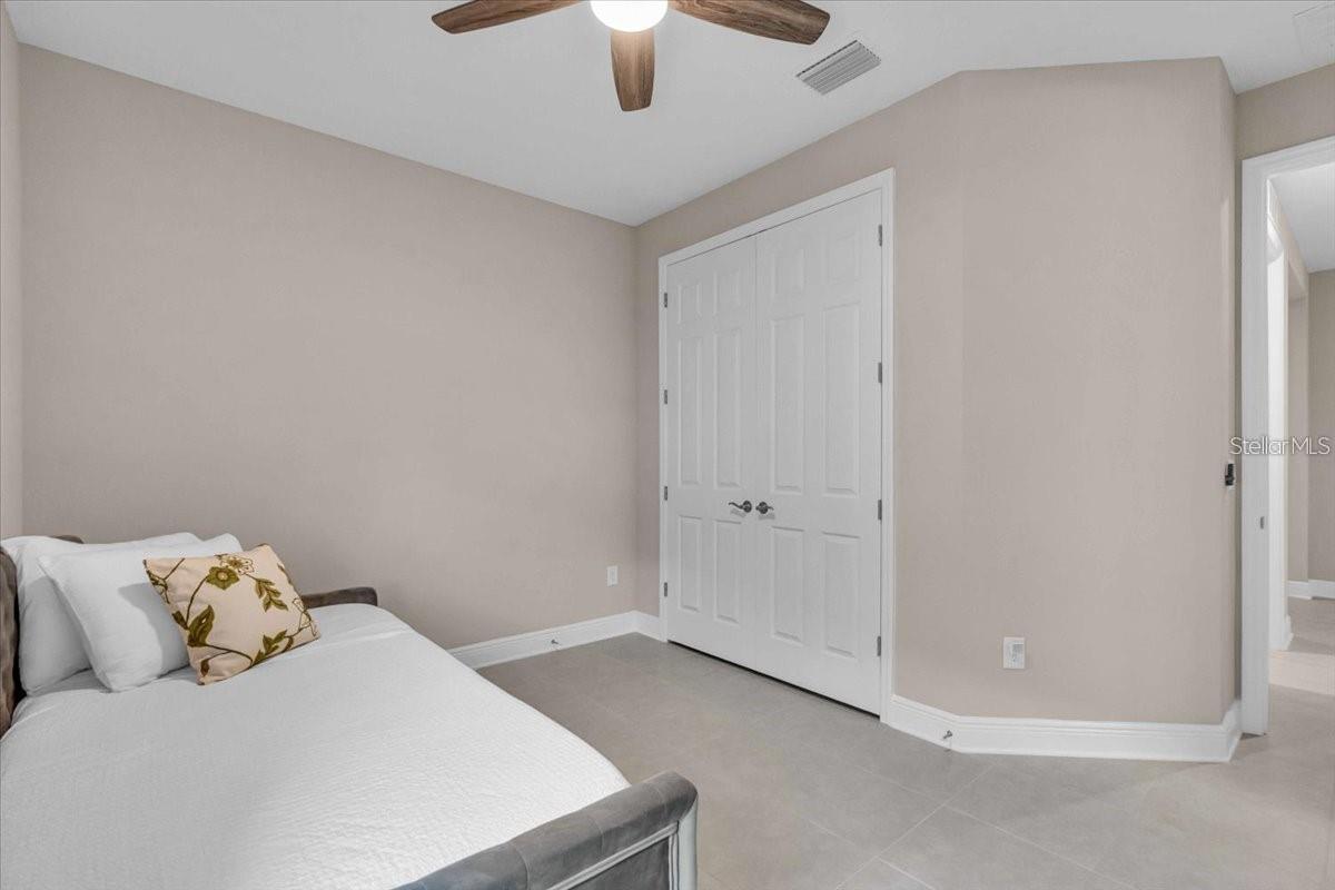 Image 29 of 70 For 17502 Savory Mist Circle