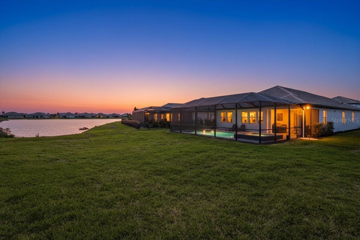 Image 42 of 70 For 17502 Savory Mist Circle