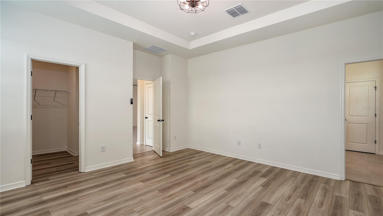 Image 19 of 40 For 7422 35th Lane E