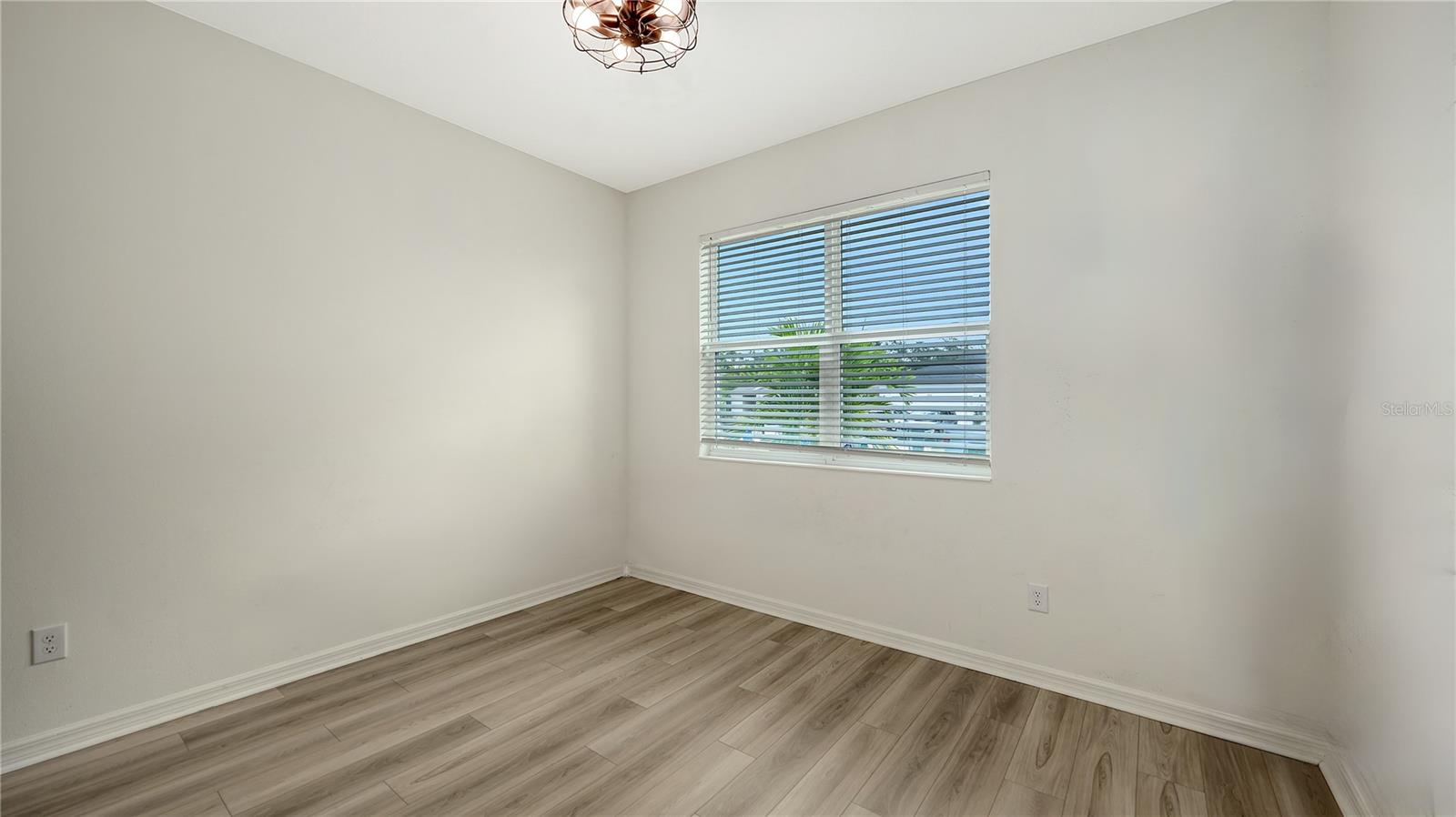 Image 23 of 40 For 7422 35th Lane E