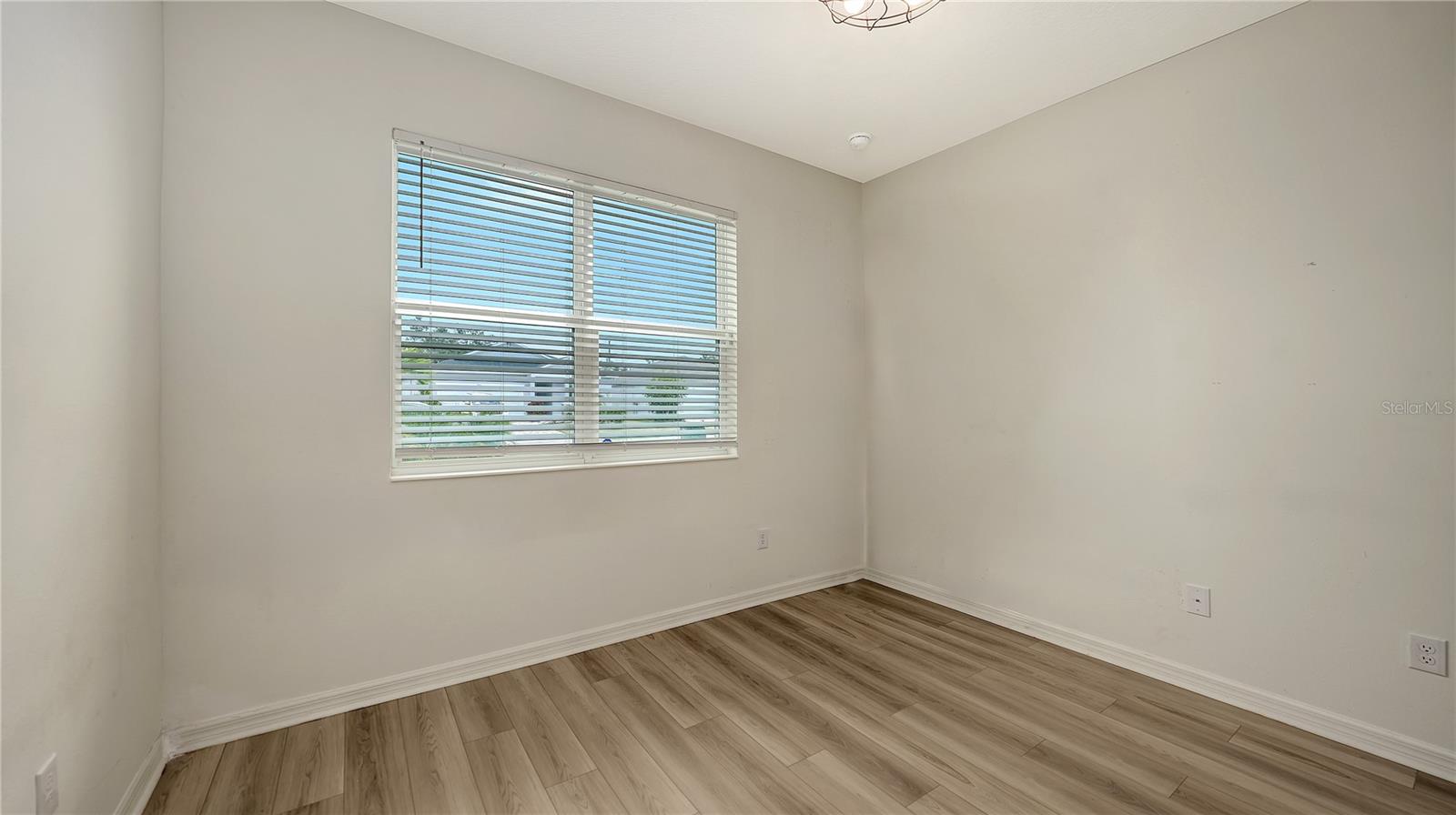 Image 26 of 40 For 7422 35th Lane E