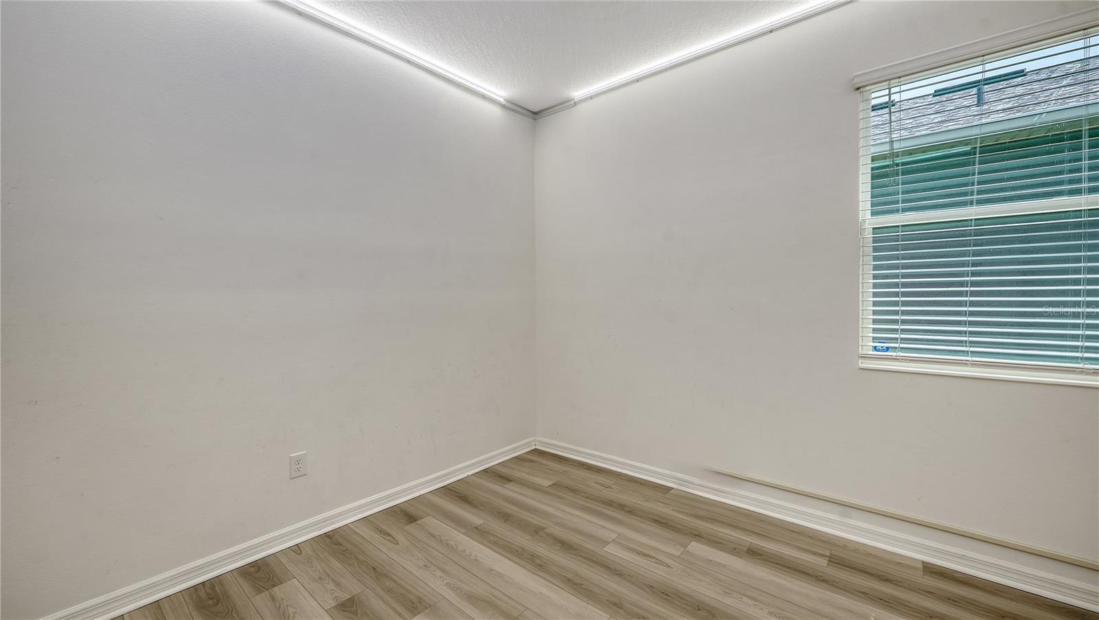 Image 34 of 40 For 7422 35th Lane E