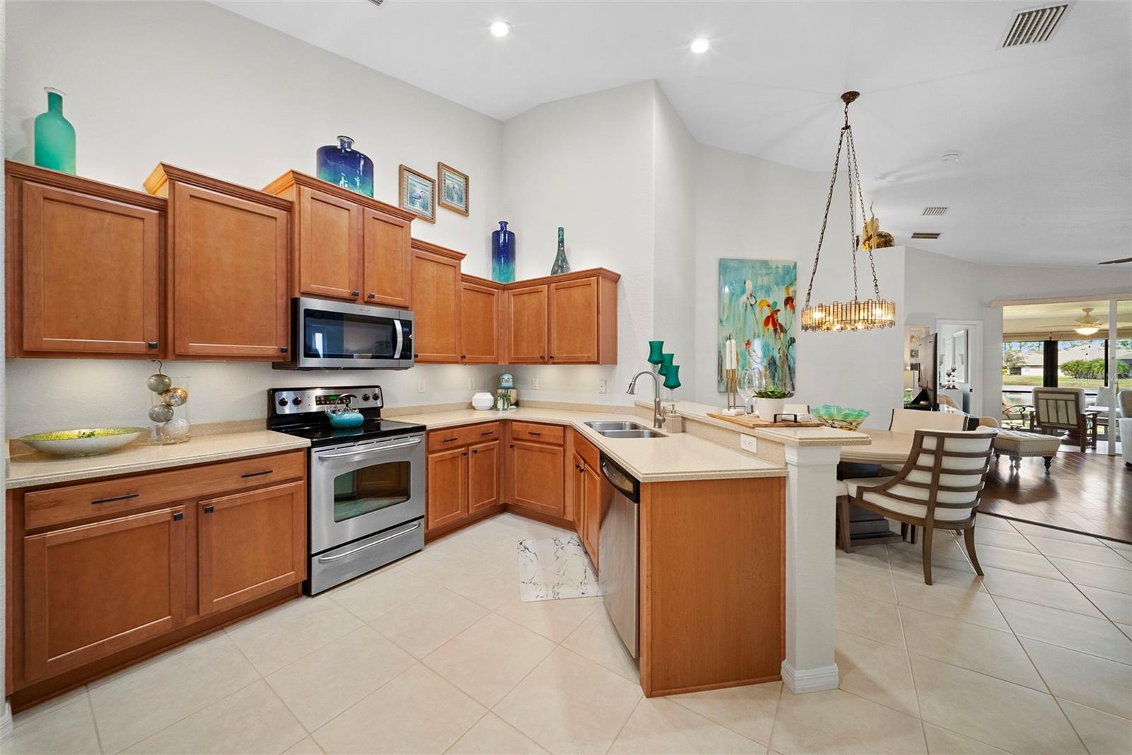 Image 11 of 37 For 3697 Lakewood Boulevard