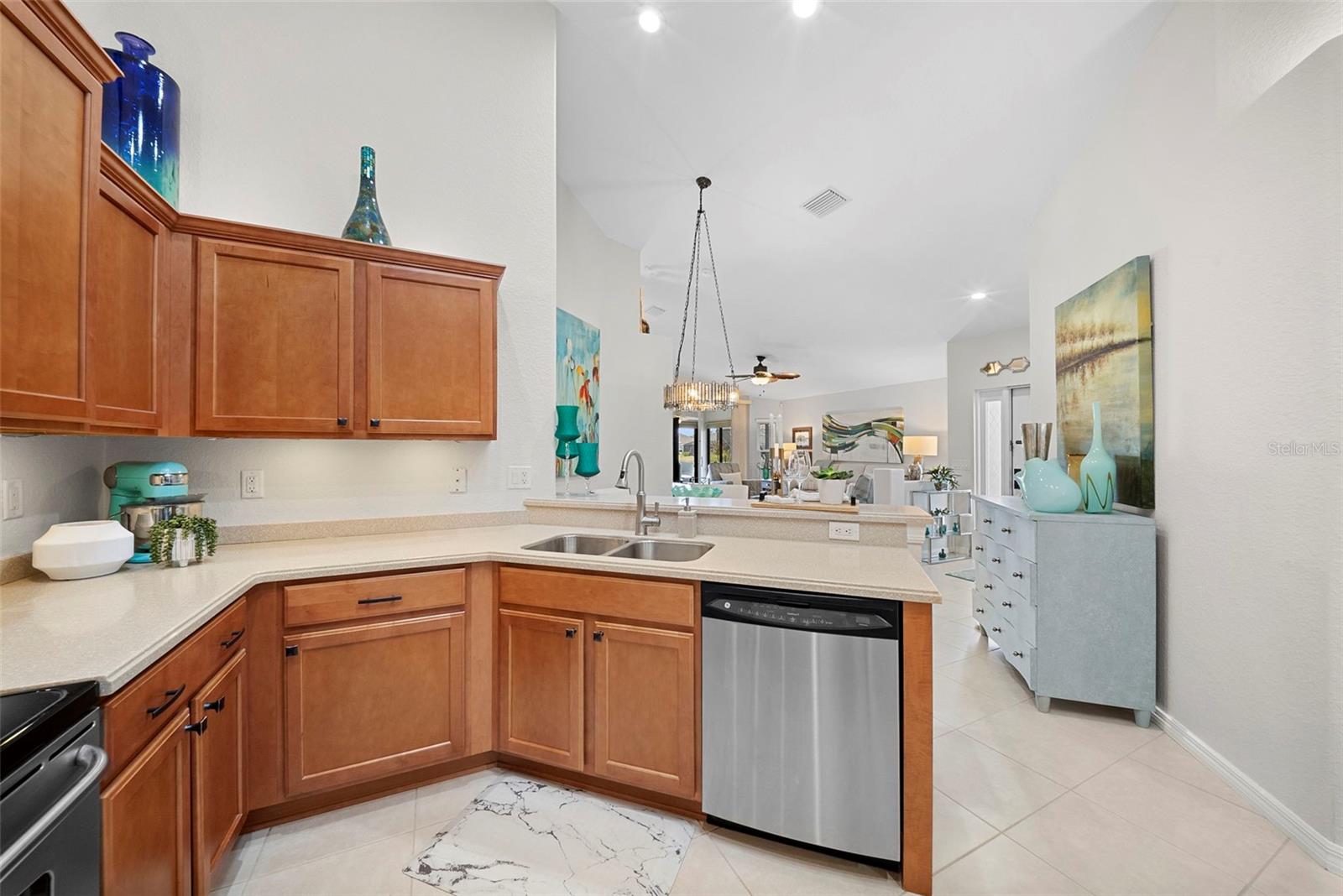 Image 12 of 37 For 3697 Lakewood Boulevard