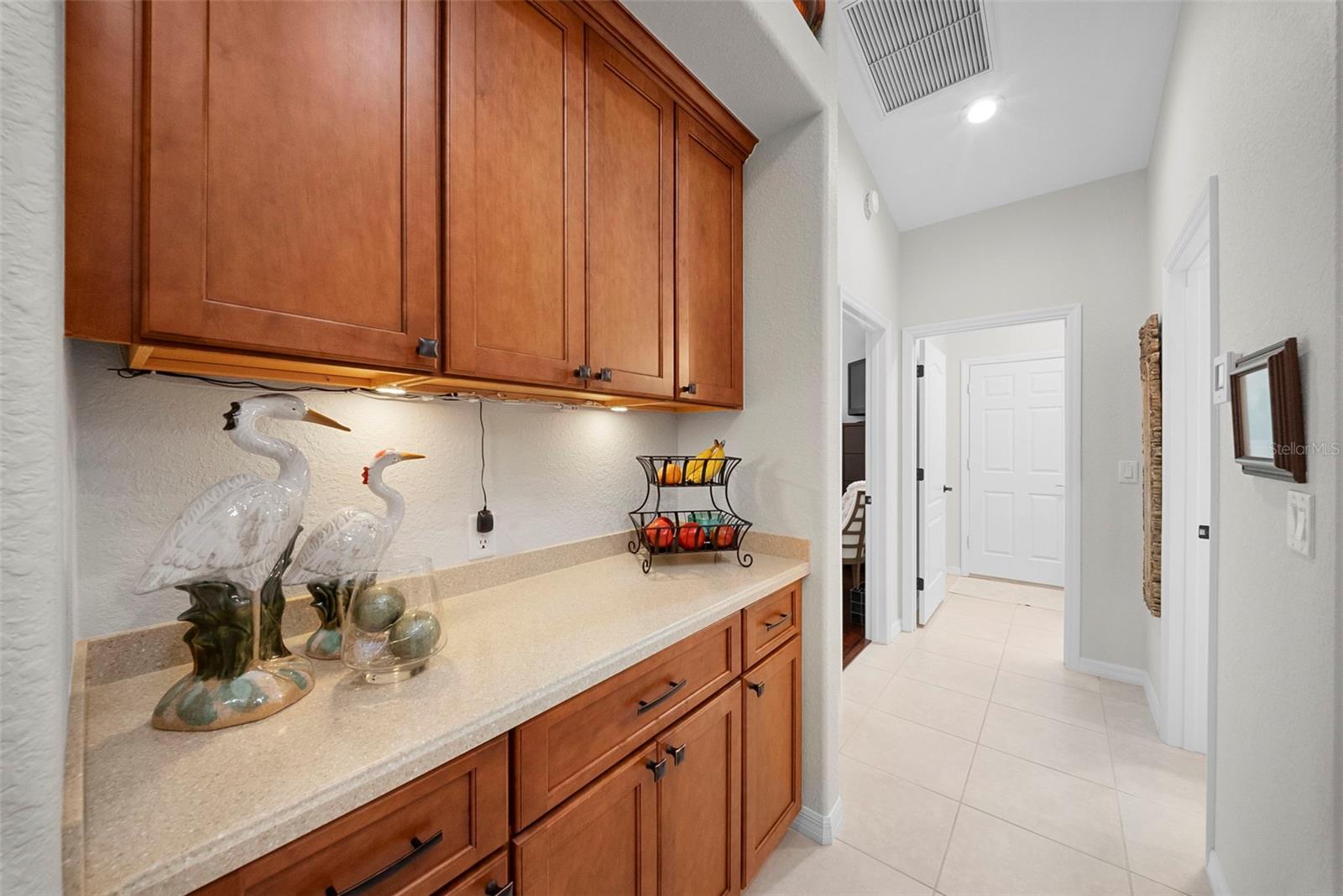 Image 13 of 37 For 3697 Lakewood Boulevard