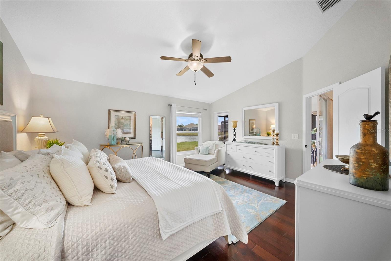 Image 17 of 37 For 3697 Lakewood Boulevard