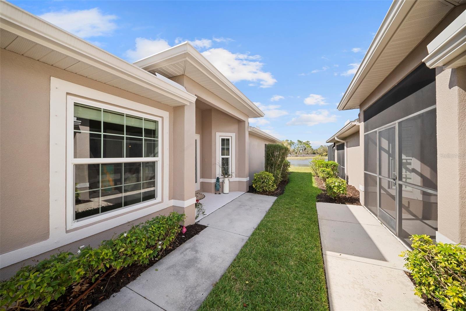 Image 3 of 37 For 3697 Lakewood Boulevard