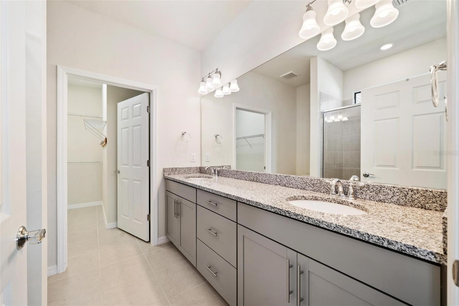 Image 17 of 38 For 13161 Oriago Street