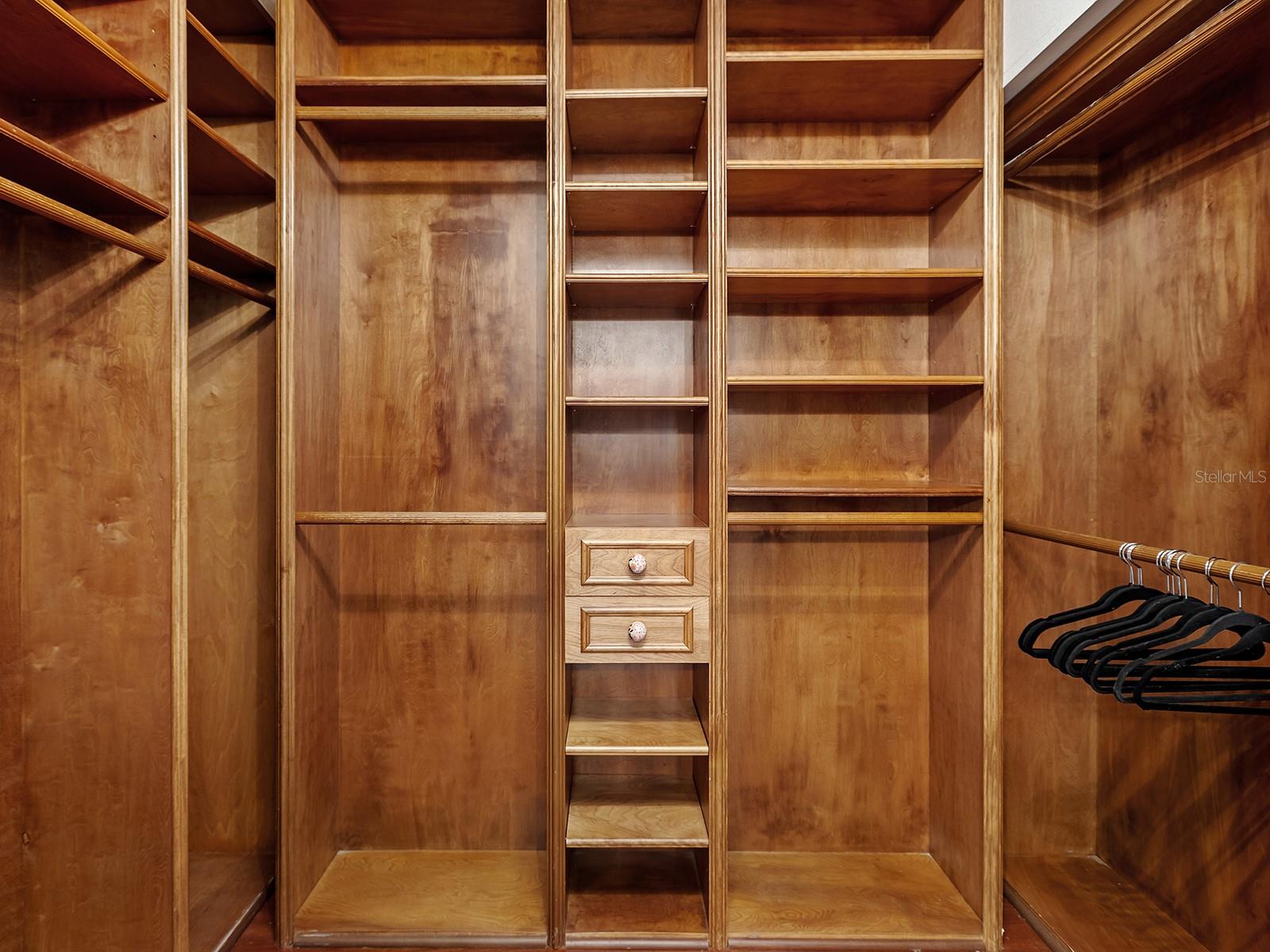 Image 17 of 51 For 5420 Eagles Point Circle 106