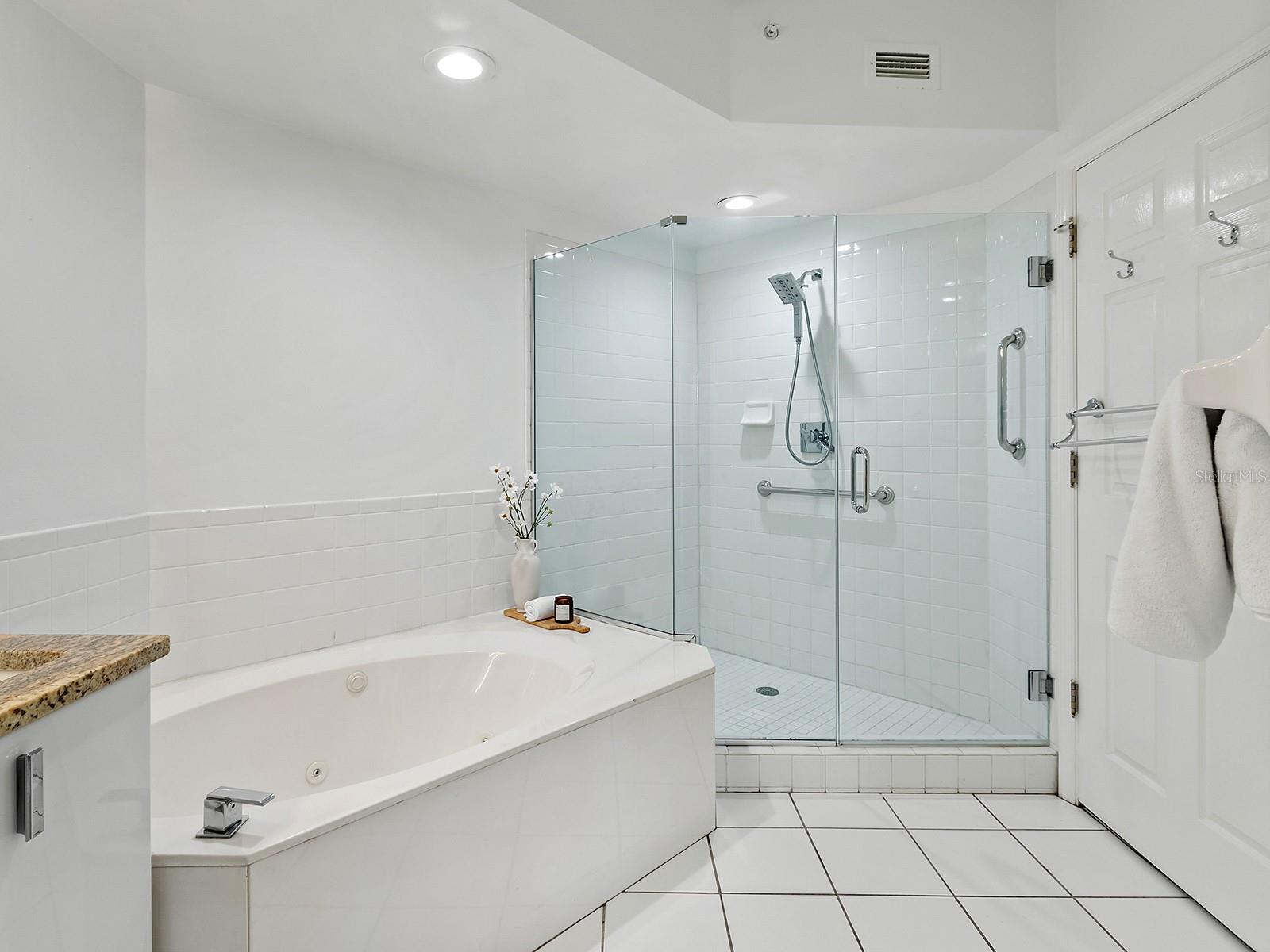 Image 20 of 51 For 5420 Eagles Point Circle 106